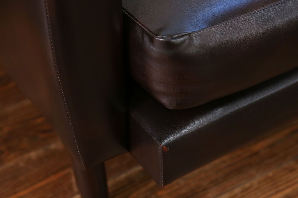 レトロ家具　昭和レトロ 1970年代 合皮製の1人掛けソファ(シングルソファ)(2)