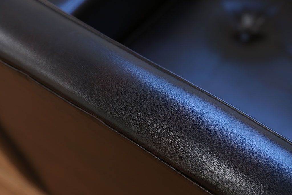 レトロ家具　昭和レトロ 1970年代 合皮製の1人掛けソファ(シングルソファ)(2)