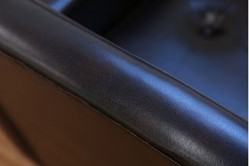 レトロ家具　昭和レトロ 1970年代 合皮製の1人掛けソファ(シングルソファ)(2)