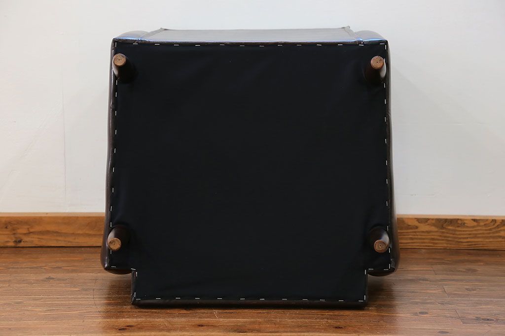 レトロ家具　昭和レトロ 1970年代 合皮製の1人掛けソファ(シングルソファ)(2)