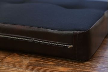 レトロ家具　昭和レトロ 1970年代 合皮製の1人掛けソファ(シングルソファ)(2)