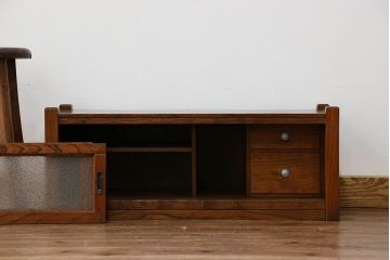 アンティーク家具　アンティーク ダイヤガラス入りの置き床(置床、ローボード、テレビボード)