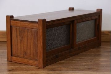 アンティーク家具　アンティーク ダイヤガラス入りの置き床(置床、ローボード、テレビボード)