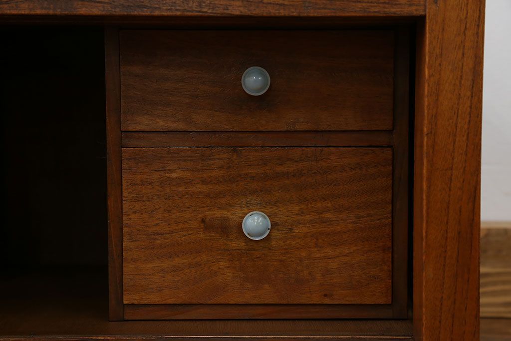 アンティーク家具　アンティーク ダイヤガラス入りの置き床(置床、ローボード、テレビボード)