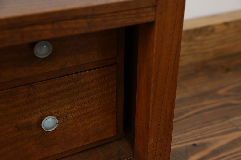 アンティーク家具　アンティーク ダイヤガラス入りの置き床(置床、ローボード、テレビボード)