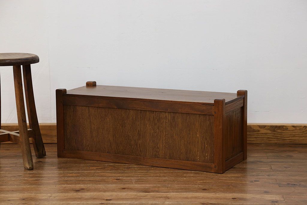 アンティーク家具　アンティーク ダイヤガラス入りの置き床(置床、ローボード、テレビボード)