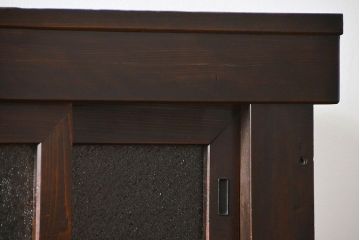 アンティーク家具　古民具・骨董 ダイヤガラス入りの使い込まれた四尺水屋箪笥(食器棚、和風キャビネット)