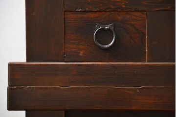 アンティーク家具　古民具・骨董 ダイヤガラス入りの使い込まれた四尺水屋箪笥(食器棚、和風キャビネット)