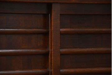 アンティーク家具　古民具・骨董 ダイヤガラス入りの使い込まれた四尺水屋箪笥(食器棚、和風キャビネット)