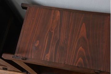 アンティーク家具　古民具・骨董 ダイヤガラス入りの使い込まれた四尺水屋箪笥(食器棚、和風キャビネット)