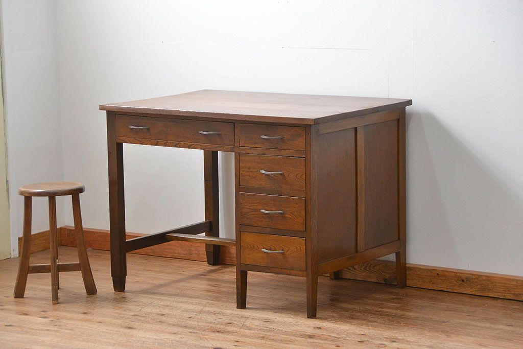 アンティーク家具　アンティーク 古いナラ材の重厚な片袖机(デスク)