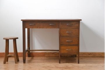 アンティーク家具　アンティーク 古いナラ材の重厚な片袖机(デスク)