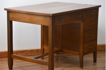 アンティーク家具　アンティーク 古いナラ材の重厚な片袖机(デスク)