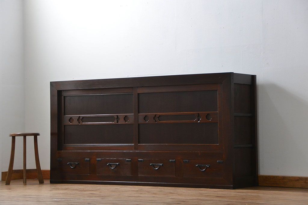 アンティーク家具　古民具・骨董 モダンな板戸!水屋箪笥サイドボード(和風収納棚)