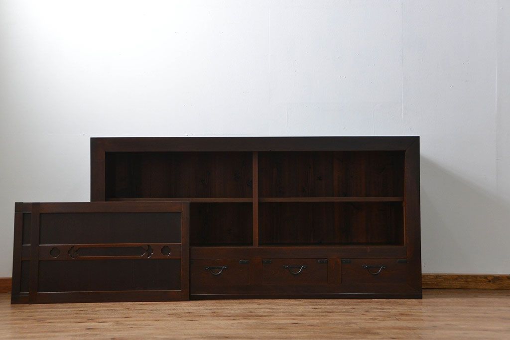 アンティーク家具　古民具・骨董 モダンな板戸!水屋箪笥サイドボード(和風収納棚)