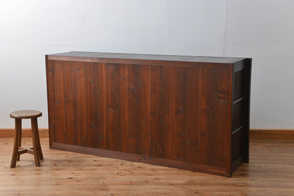 アンティーク家具　古民具・骨董 モダンな板戸!水屋箪笥サイドボード(和風収納棚)