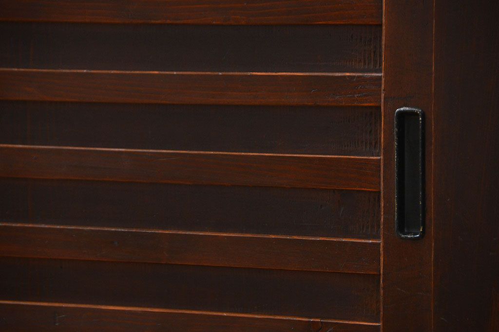 アンティーク家具　アンティーク 昇り引き出し付きの収納箪笥サイドボード(水屋箪笥)