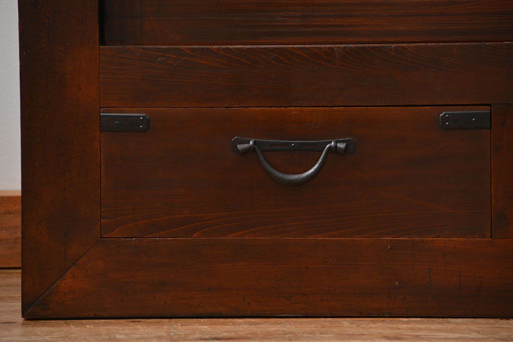 アンティーク家具　アンティーク 昇り引き出し付きの収納箪笥サイドボード(水屋箪笥)