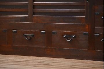 アンティーク家具　アンティーク 昇り引き出し付きの収納箪笥サイドボード(水屋箪笥)