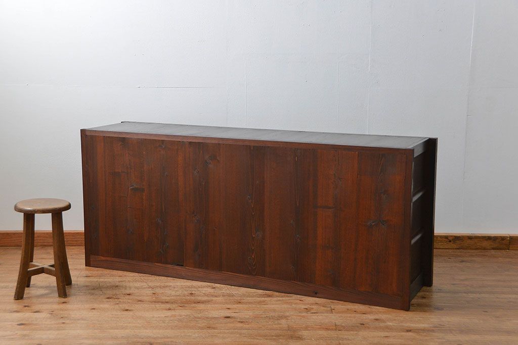 アンティーク家具　アンティーク 昇り引き出し付きの収納箪笥サイドボード(水屋箪笥)