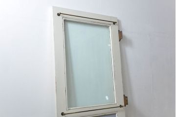 アンティークペイント カーテンレール付きの上質なドア (扉)