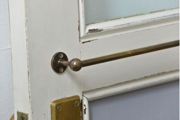 アンティークペイント カーテンレール付きの上質なドア (扉)