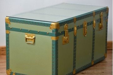 アンティーク雑貨　イギリスアンティーク 1950年頃 鮮やかなグリーンの船トランクセンターテーブル