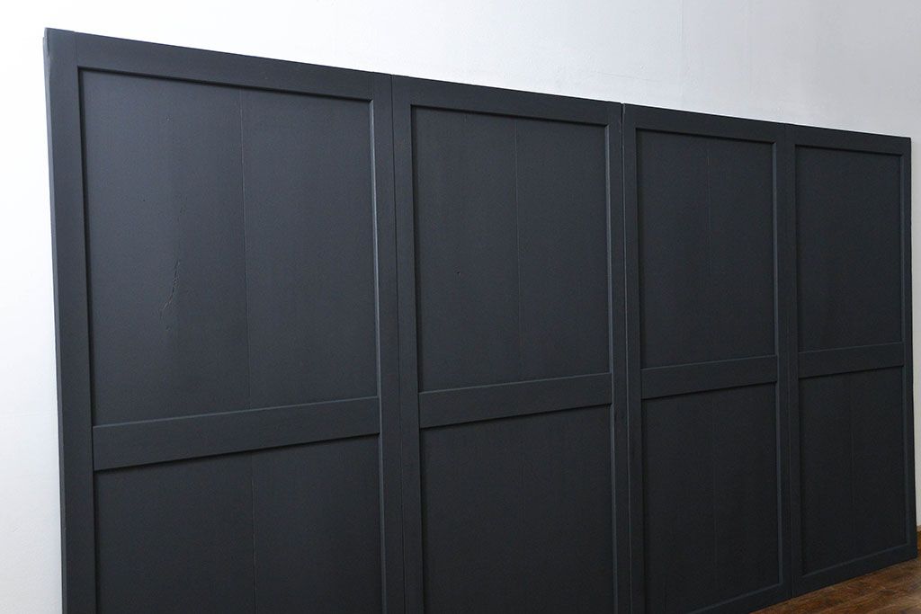 古民具・骨董 艶消しブラック塗装の和モダン時代帯戸4枚セット (時代板戸、引き戸)