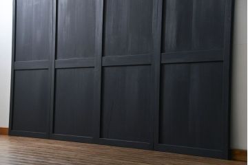 古民具・骨董 艶消しブラック塗装の和モダン時代帯戸4枚セット (時代板戸、引き戸)