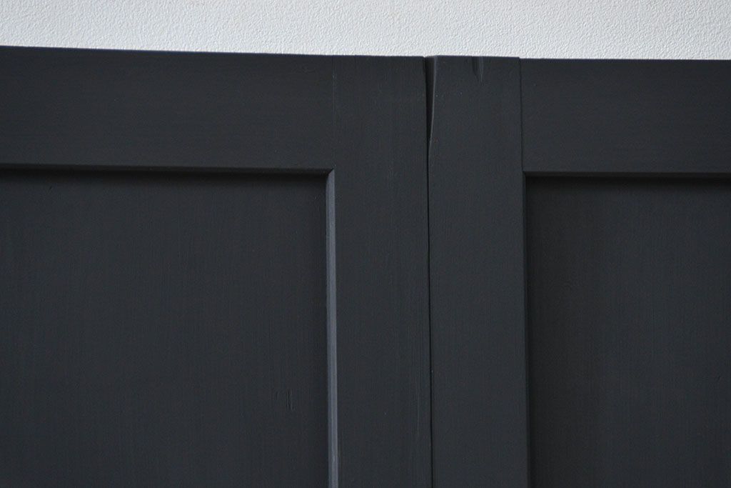 古民具・骨董 艶消しブラック塗装の和モダン時代帯戸4枚セット (時代板戸、引き戸)