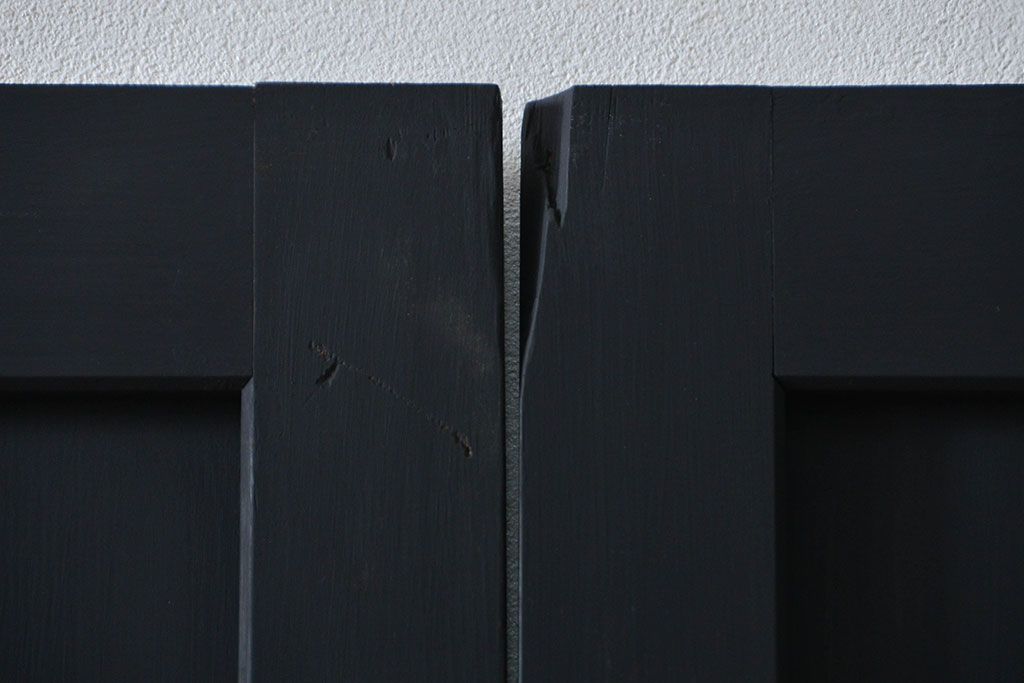 古民具・骨董 艶消しブラック塗装の和モダン時代帯戸4枚セット (時代板戸、引き戸)