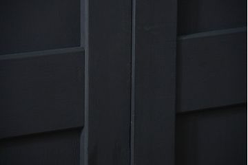 古民具・骨董 艶消しブラック塗装の和モダン時代帯戸4枚セット (時代板戸、引き戸)