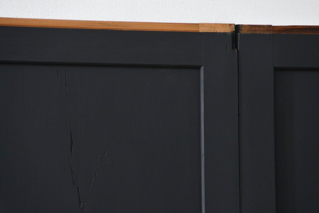 古民具・骨董 艶消しブラック塗装の和モダン時代帯戸4枚セット (時代板戸、引き戸)