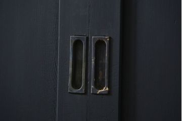 古民具・骨董 艶消しブラック塗装の和モダン時代帯戸4枚セット (時代板戸、引き戸)