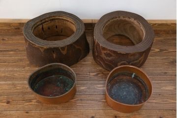 アンティーク雑貨　アンティーク 古い刳り貫き桐火鉢2個セット(鉢カバー)