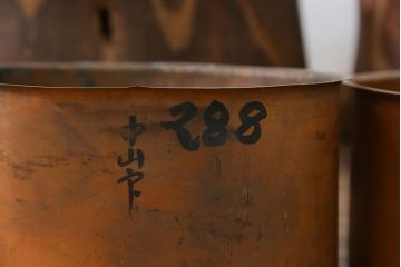 アンティーク雑貨　アンティーク 古い刳り貫き桐火鉢2個セット(鉢カバー)