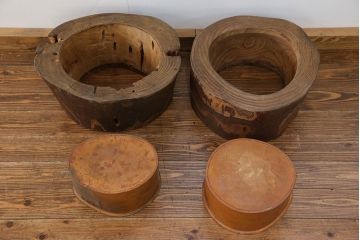 アンティーク雑貨　アンティーク 古い刳り貫き桐火鉢2個セット(鉢カバー)