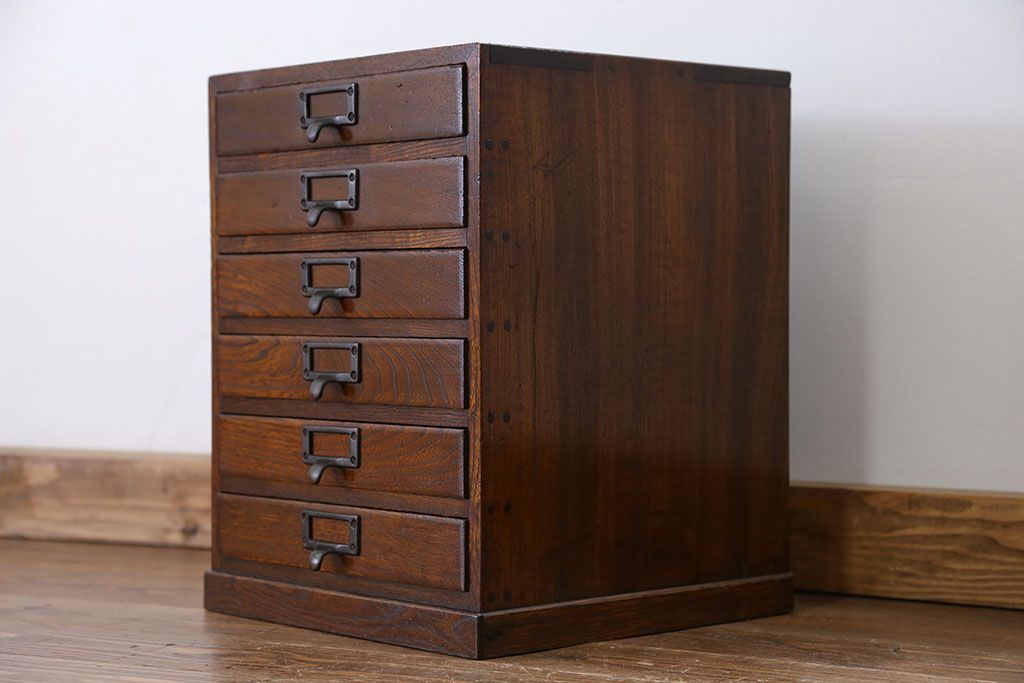 アンティーク家具　アンティーク 古い栓材のネームプレート付き6杯小引き出し(ネームプレート付き、小物収納)