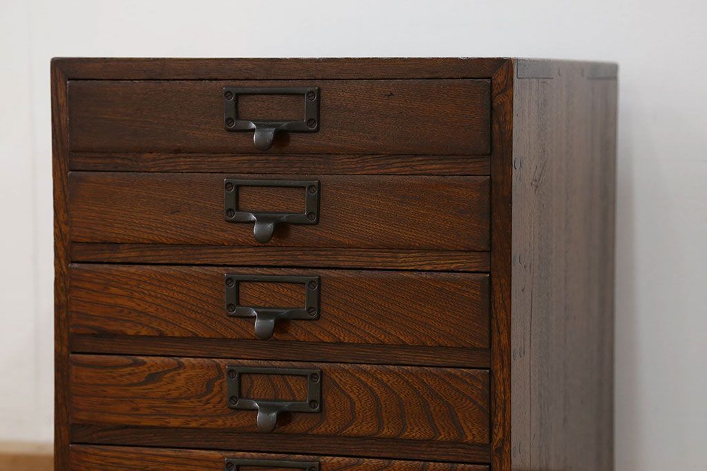 アンティーク家具　アンティーク 古い栓材のネームプレート付き6杯小引き出し(ネームプレート付き、小物収納)