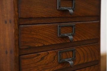 アンティーク家具　アンティーク 古い栓材のネームプレート付き6杯小引き出し(ネームプレート付き、小物収納)