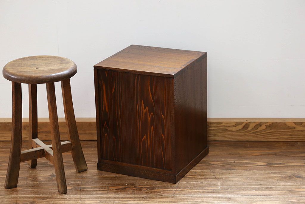 アンティーク家具　アンティーク 古い栓材のネームプレート付き6杯小引き出し(ネームプレート付き、小物収納)