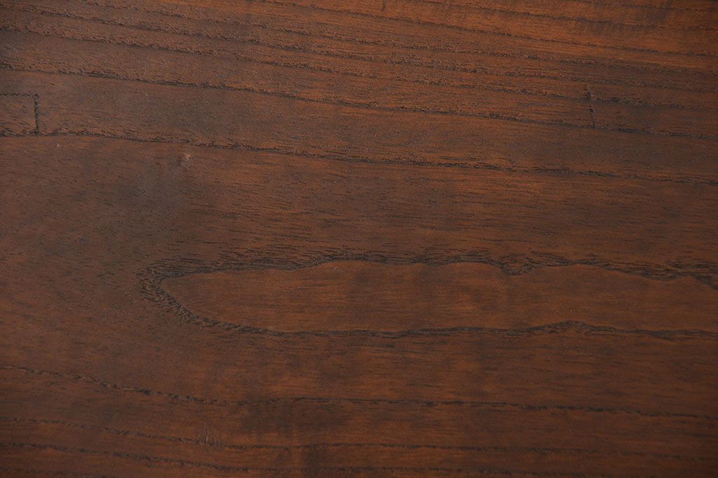 アンティーク家具　アンティーク 上質な造りの桐材鉄脚ローチェスト(1、桐箪笥、桐たんす) (ローボード、桐箪笥、桐たんす)