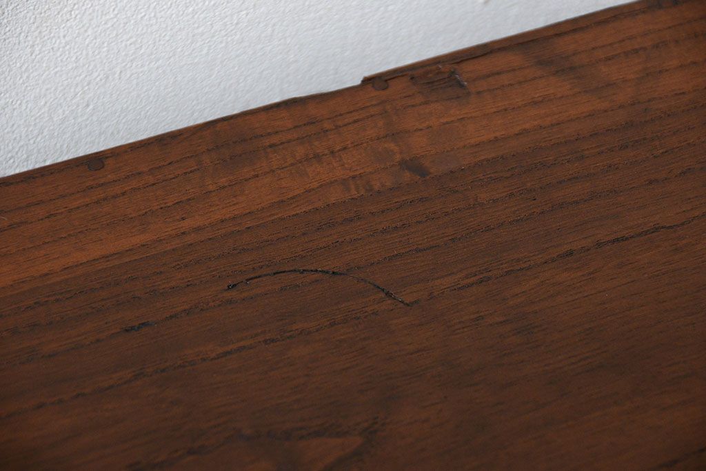 アンティーク家具　アンティーク 上質な造りの桐材鉄脚ローチェスト(1、桐箪笥、桐たんす) (ローボード、桐箪笥、桐たんす)