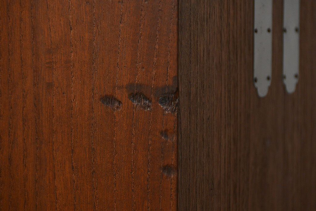 アンティーク家具　アンティーク 上質な造りの桐材鉄脚ローチェスト(1、桐箪笥、桐たんす) (ローボード、桐箪笥、桐たんす)