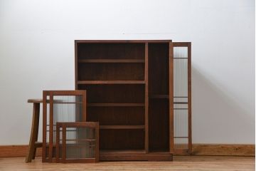 アンティーク家具　古民具・骨董 古い木の上質なモールガラス収納棚(下駄箱、食器棚)