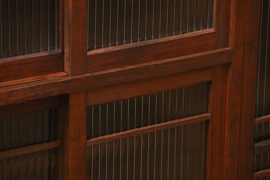 アンティーク家具　古民具・骨董 古い木の上質なモールガラス収納棚(下駄箱、食器棚)