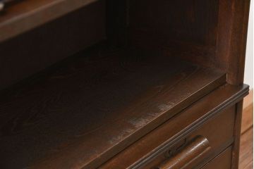 アンティーク家具　アンティーク スライド扉付きの脚付き引き出しスタッキング収納棚