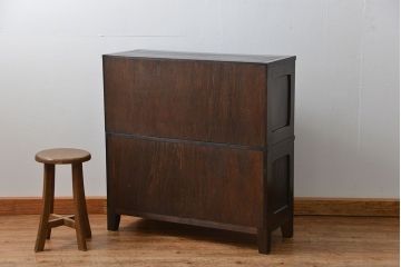 アンティーク家具　アンティーク スライド扉付きの脚付き引き出しスタッキング収納棚