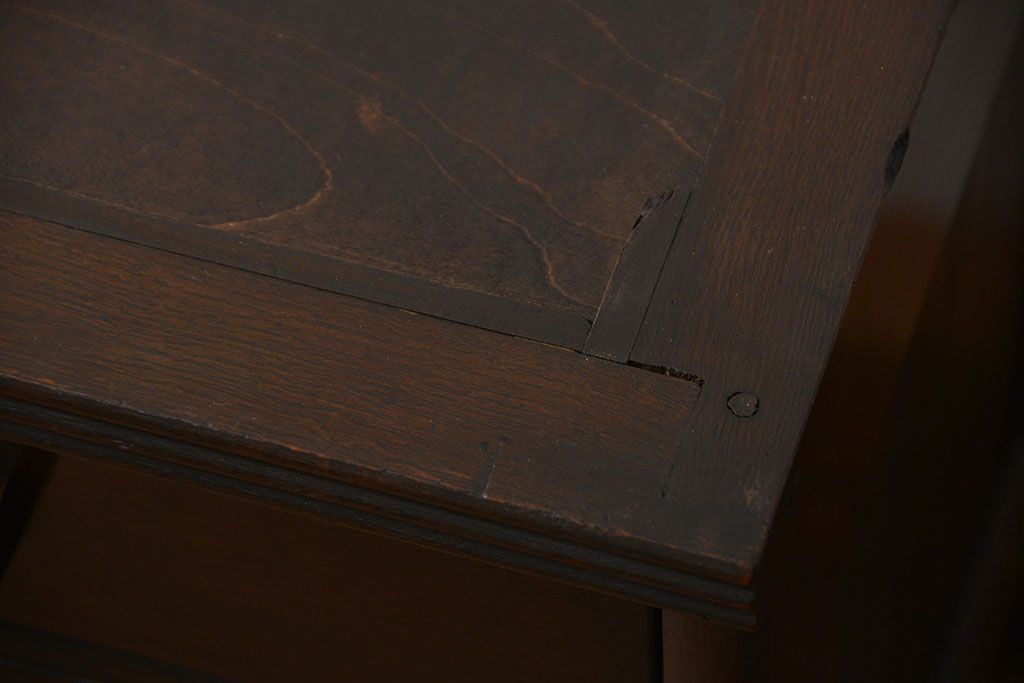 アンティーク家具　アンティーク スライド扉付きの脚付き引き出しスタッキング収納棚