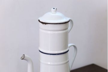 アンティーク雑貨　ジャンク品　フランスアンティーク  ホーロー製 ティーポット(2)(コーヒーポット)